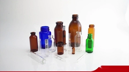 Темно-коричневые стеклянные бутылки-капельницы, используемые для розлива эфирных масел.