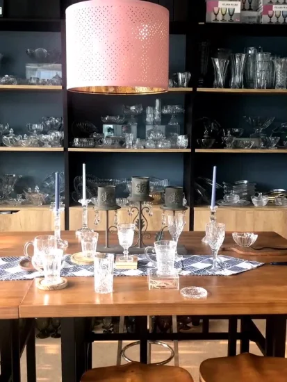 Изготовленные на заказ стеклянные чашки для сока, выдутые вручную, чашки для питья в форме полумесяца